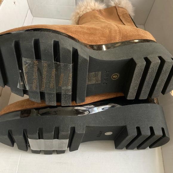 DKNY Woman’s Bax Wedge boots Faux Fur Size 8 NEW - Picture 2 of 3